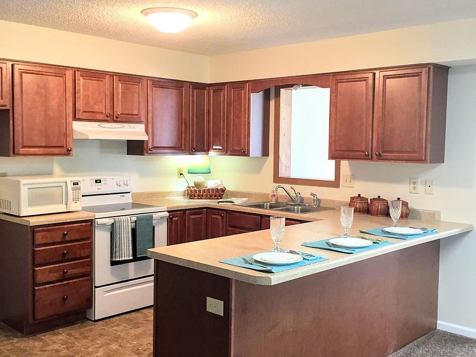 1st image of 1306 Lincoln Ln #2