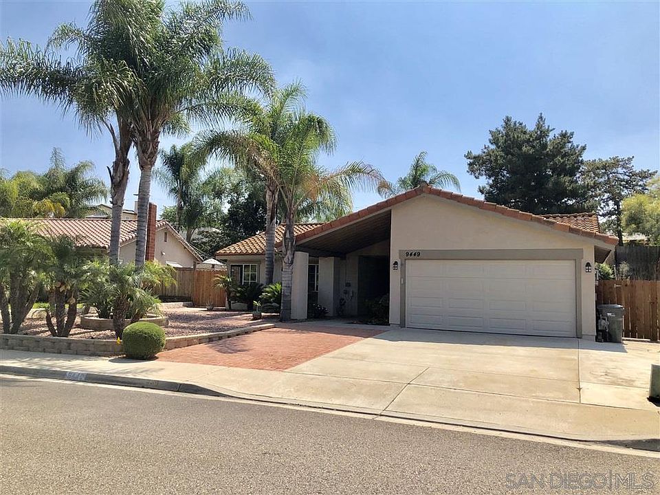 1st image of 9449 Calle Del Lago