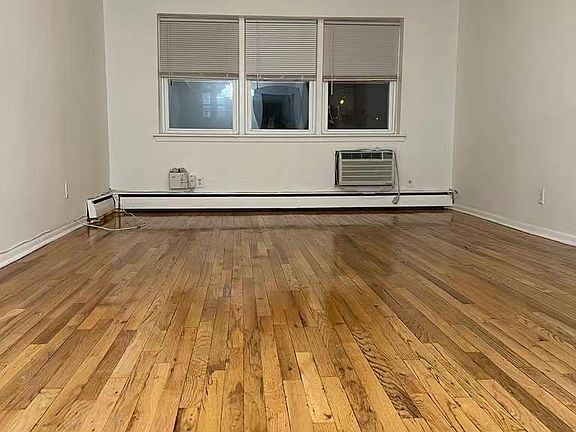 4th image of 2105 E 64th St #1