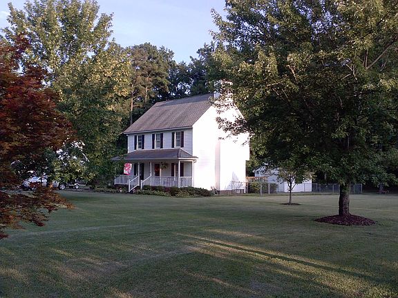 2nd image of 2321 Woodridge Dr