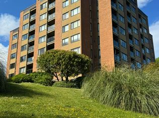 306-103 Gorge Rd E #306, Victoria, BC V9A1K7