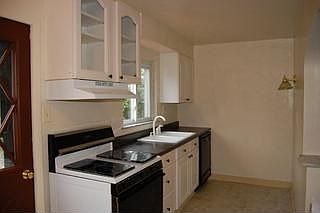 2nd image of 722 6th St