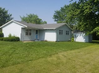 1221 Peacock Ln, Bradley, IL 60915
