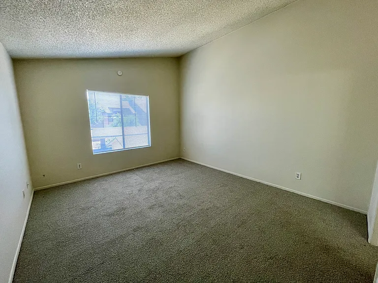 1710 W Wood Bridge Ct — Photo 8