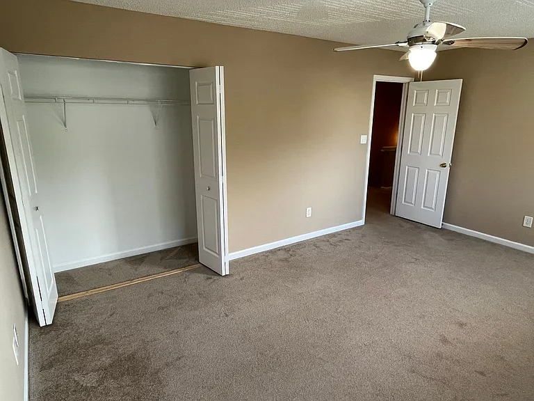 10410 Pickerel Ln — Photo 19