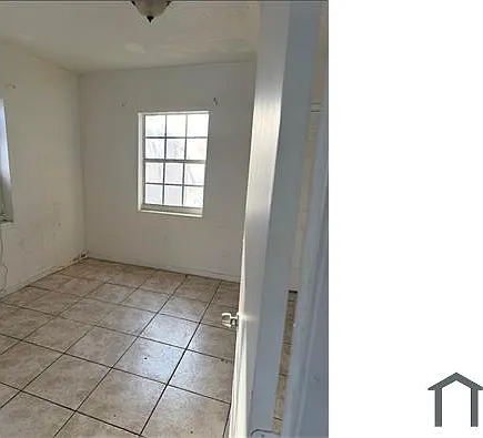 5734 NW 12th Ave — Photo 3