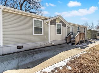 421 3rd Ave NW, Minot, ND 58703