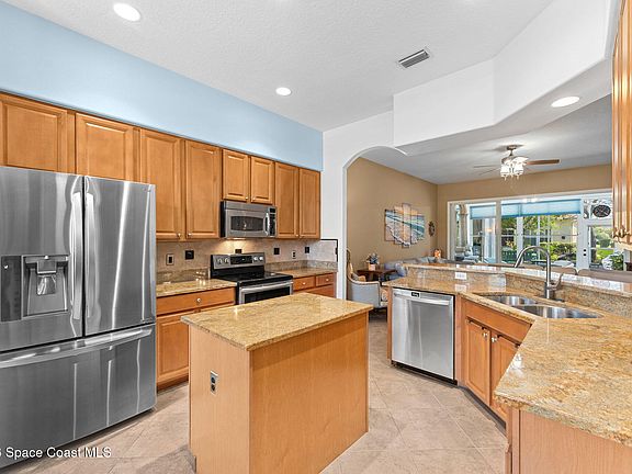 3rd image of 3702 Carambola Cir