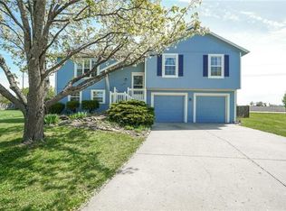 17471 S Ingrid St, Gardner, KS 66030