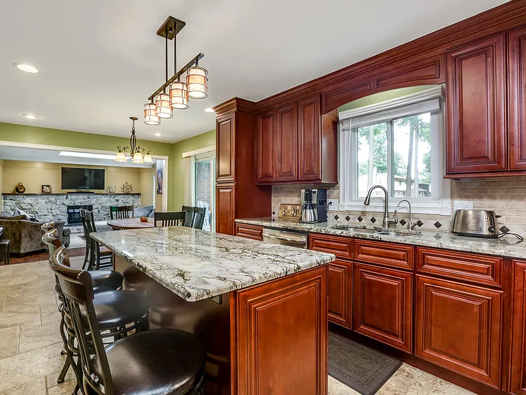48124 Liberty Dr — Photo 12