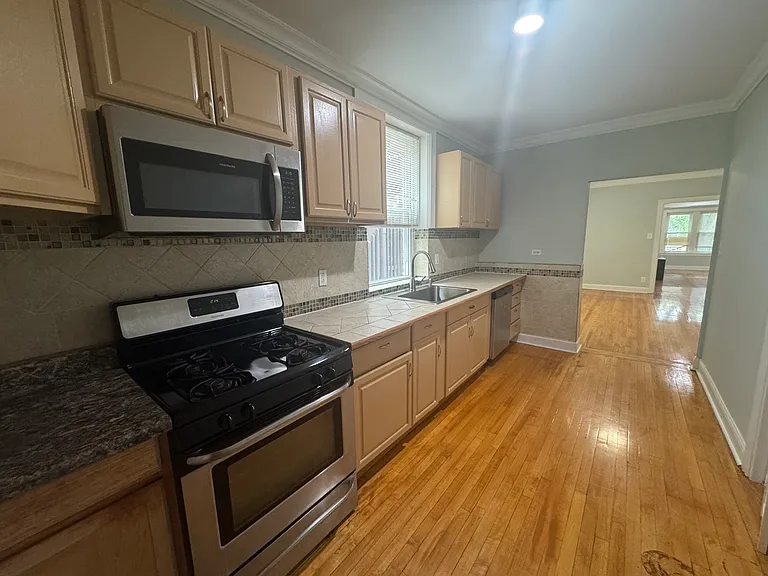 5405 N Sawyer Ave #1 — Photo 6