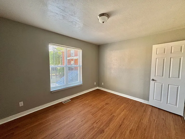 2030 NW 25th St #6 — Photo 13