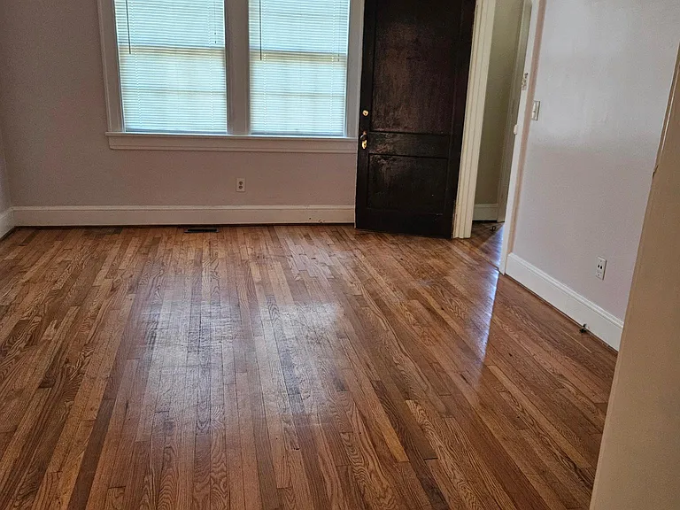 205 E 8th St SW #2 — Photo 9