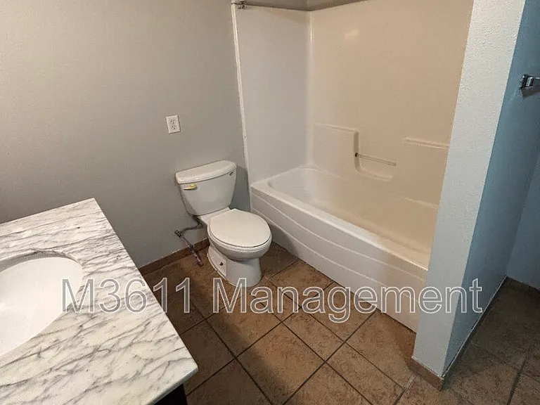 2820 S St — Photo 15