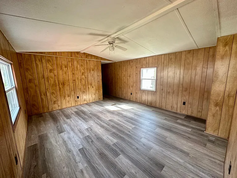 112 Sheeler Ln — Photo 4