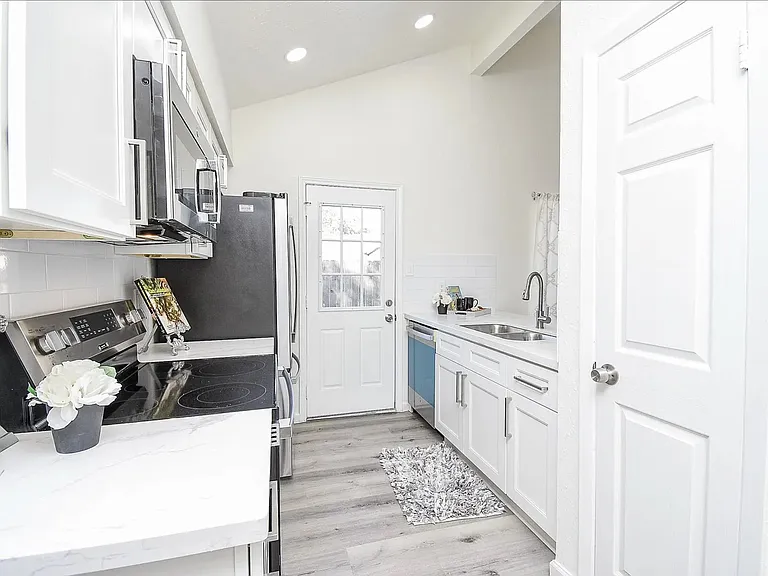 10010 Tahoka Ln — Photo 16