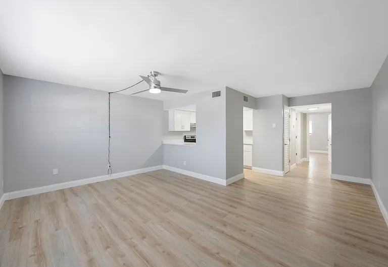 3060 Clinton St S #8 — Photo 3