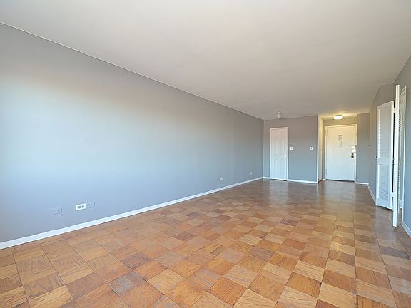 5th image of 17501 Hillside Ave #11J