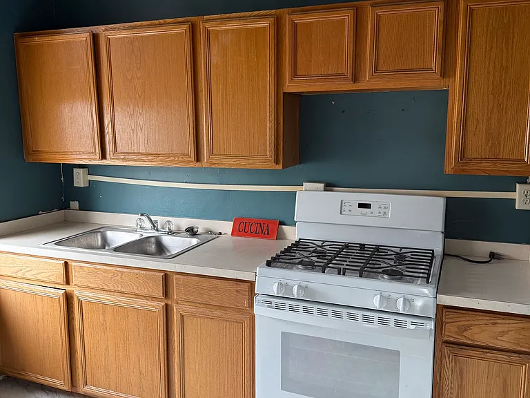7 N Duke St #5 — Photo 4