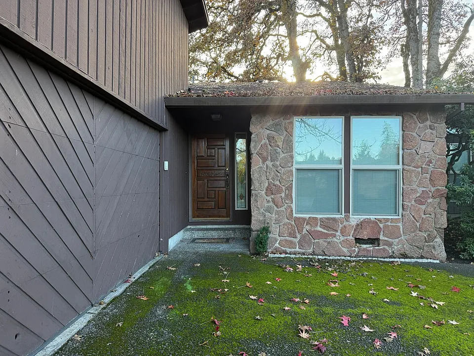 1150 NW Sunnywood Ct