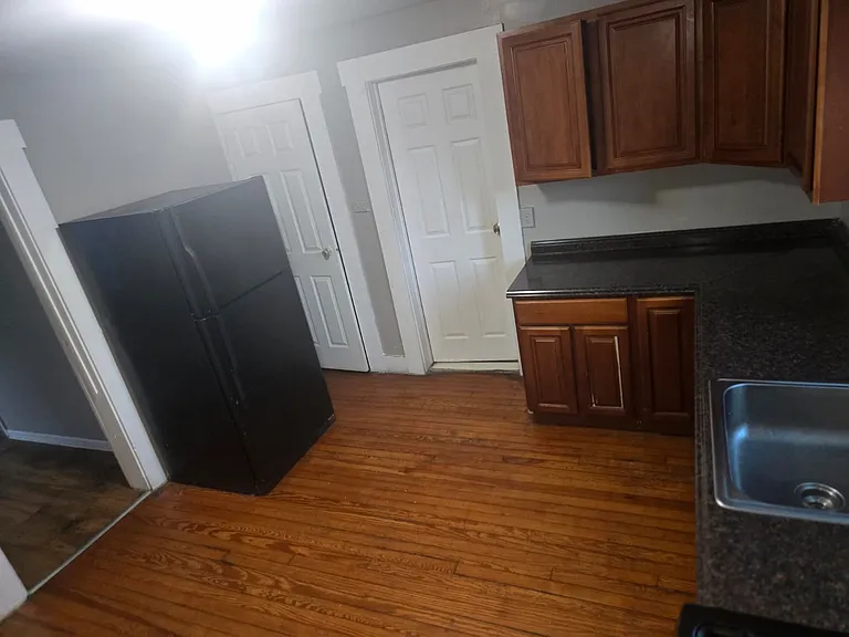 144-146 Mapes Ave #3 — Photo 9