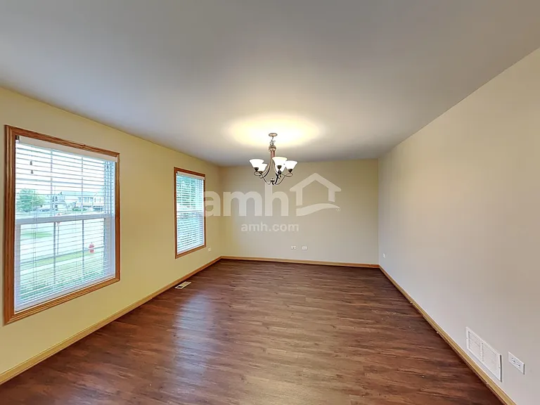 1305 Bassett Dr — Photo 6