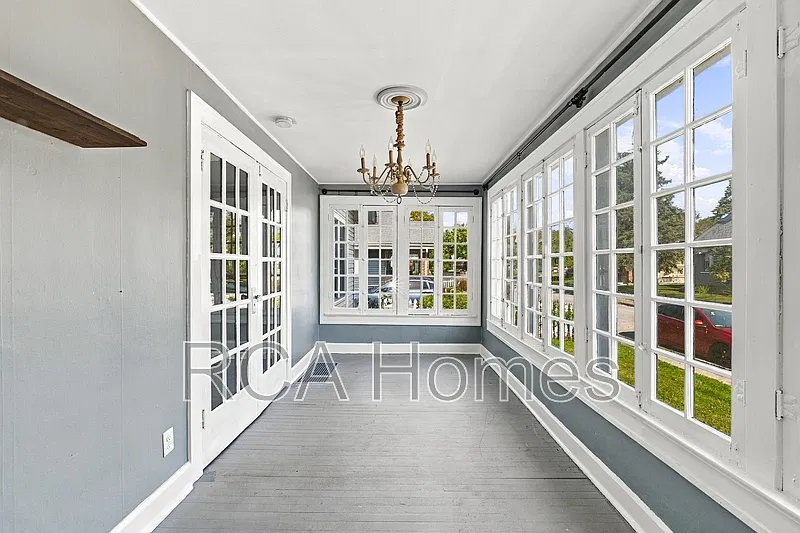 2 bed, 1.0 bath, $1,350 — Photo 2