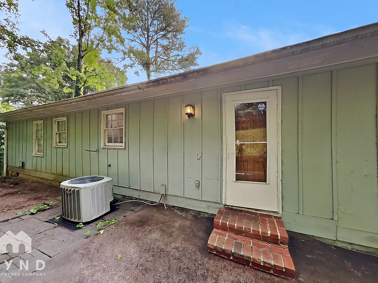 2570 Rolling View Dr SE — Photo 18