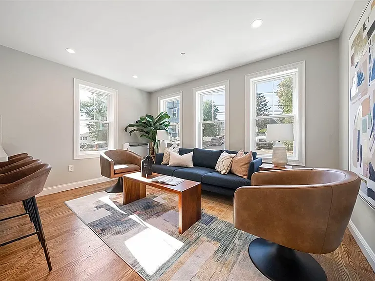 52 Bellevue St #2 — Photo 8