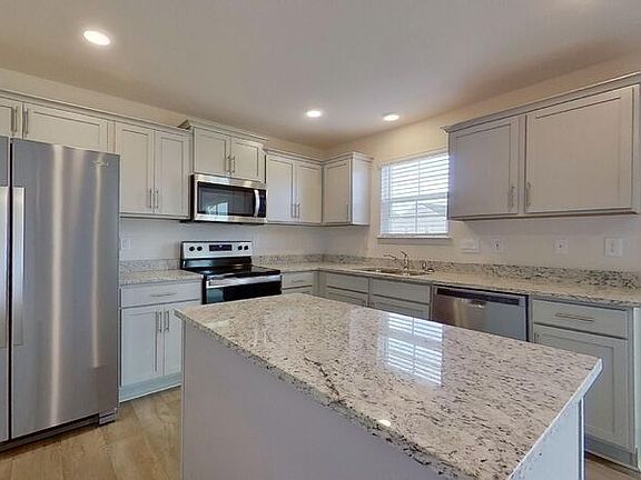 3rd image of 4713 Black Forest Dr