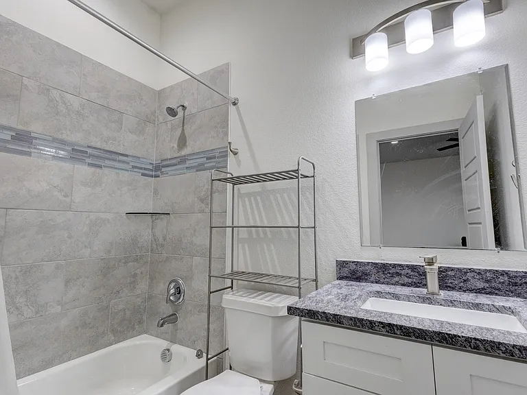 6043 Rivendell Dr — Photo 35