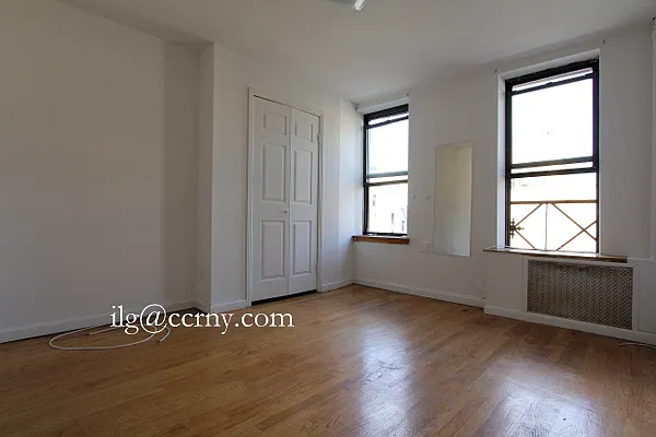 Rented by City Connections Realty | media 15