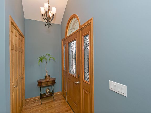 3rd image of 4834 N Oak Park Ave