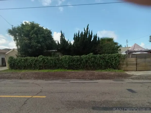 3985 Highland Dr, Carlsbad, CA 92008