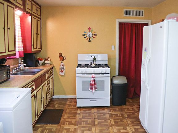 5th image of 613 E 55th St