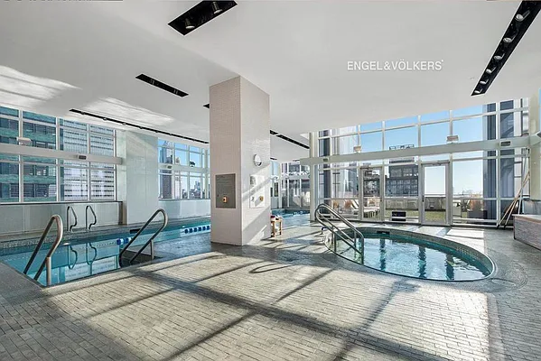 Rented by Engel & Völkers New York City | media 32