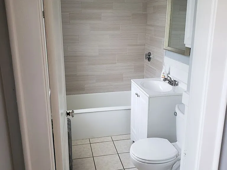 176 Lafayette St — Photo 3