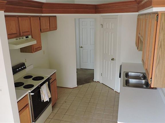 2nd image of 26 Walpole Ct