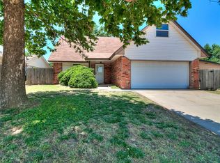 1008 Teakwood Ave, Yukon, OK 73099