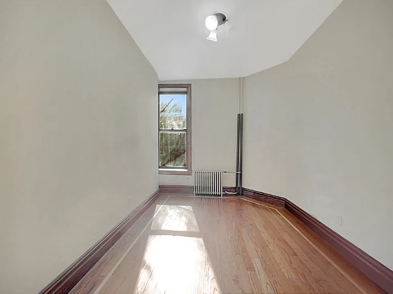 173 15th St #3R — Photo 3