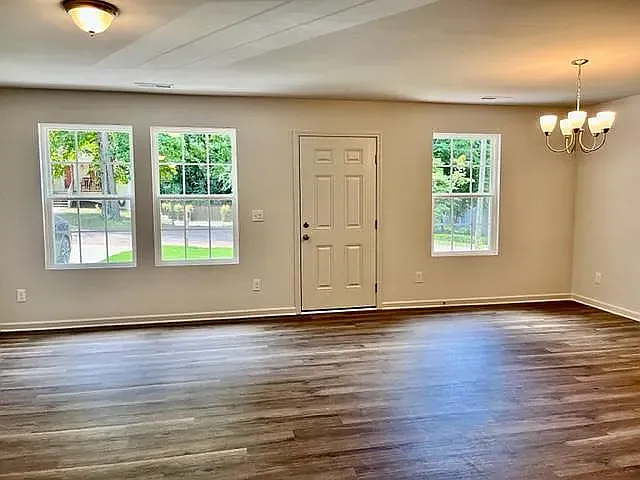 1637 Karmel Dr — Photo 5