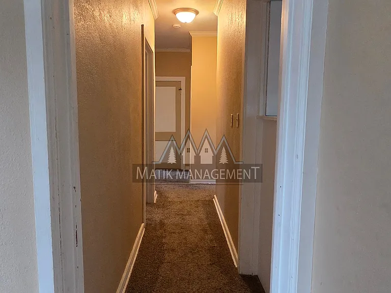 16 9th Ave NE #1 — Photo 32