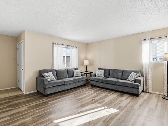 3rd image of 905 Los Reyes Ct SE