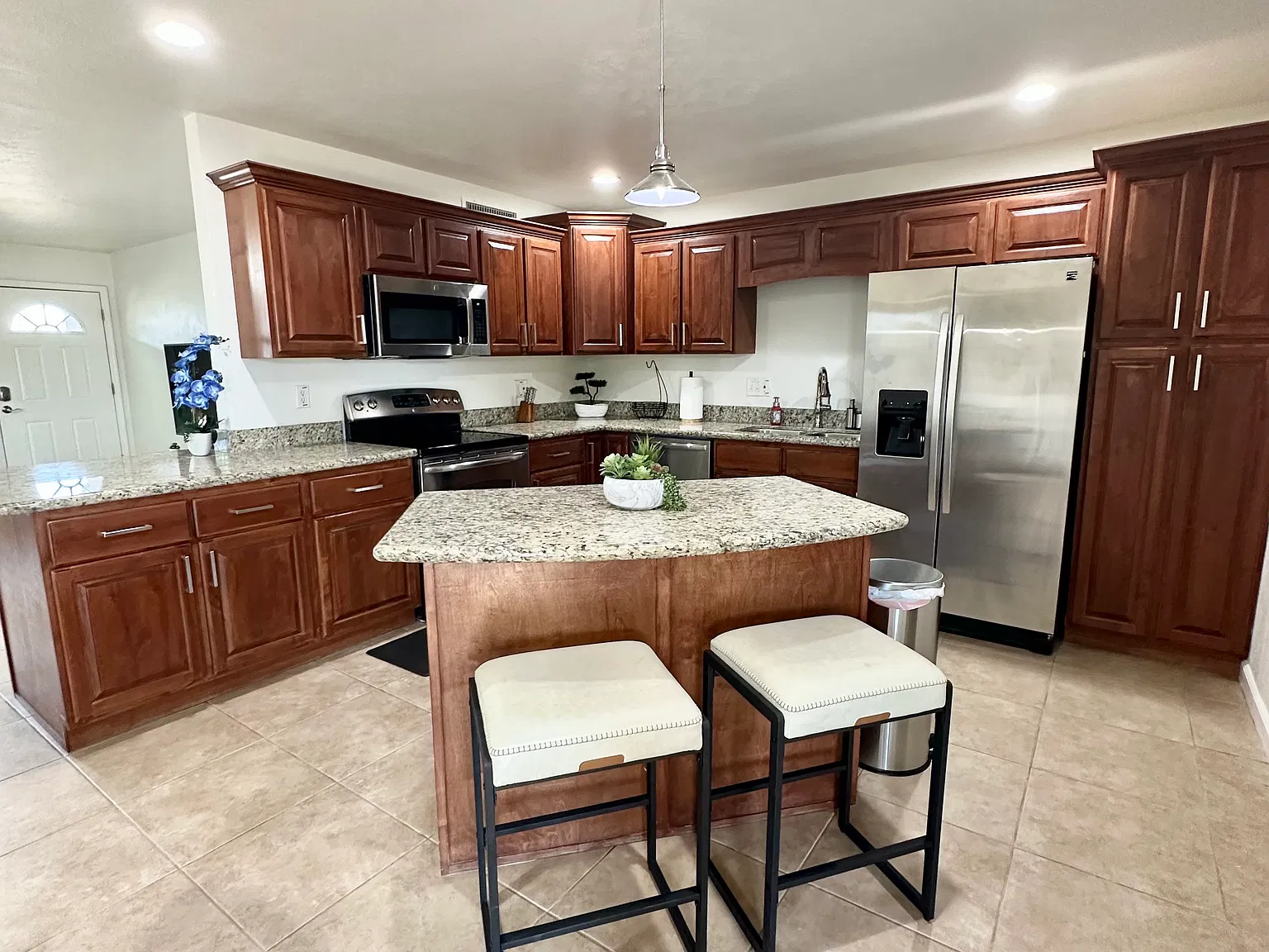4 bed, 1489 sqft, $2,850 — Photo 4