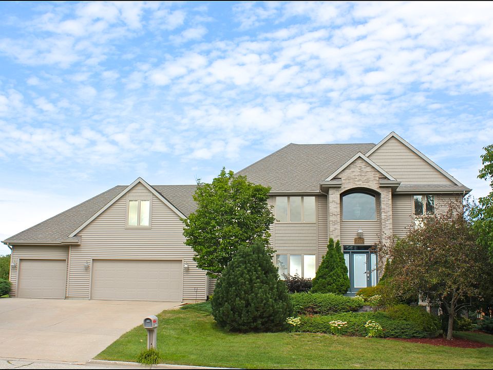 752 Waveland Rd