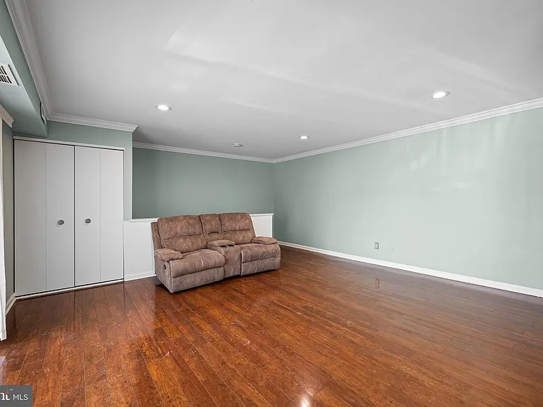 275 Green St #4A6 — Photo 6
