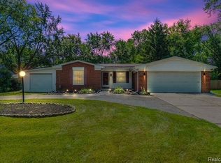 16301 E Bedford St, Southfield, MI 48076