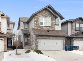 98 W Nolanfield Rd NW, Calgary, AB T3R0N1