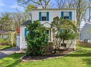 32 Hibernia Rd, Rockaway Twp., NJ 07866