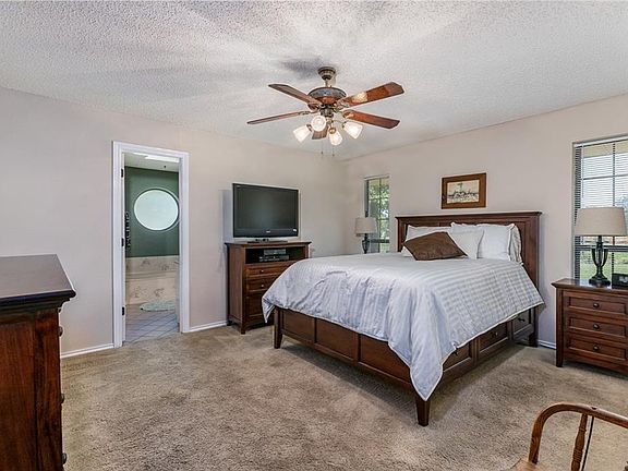 5th image of 910 Shady Meadow Ct